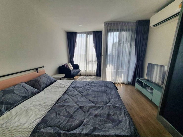 The best of student life! 📚 For rent: Attitude BU, easy to walk to class. No need to sit in a car!