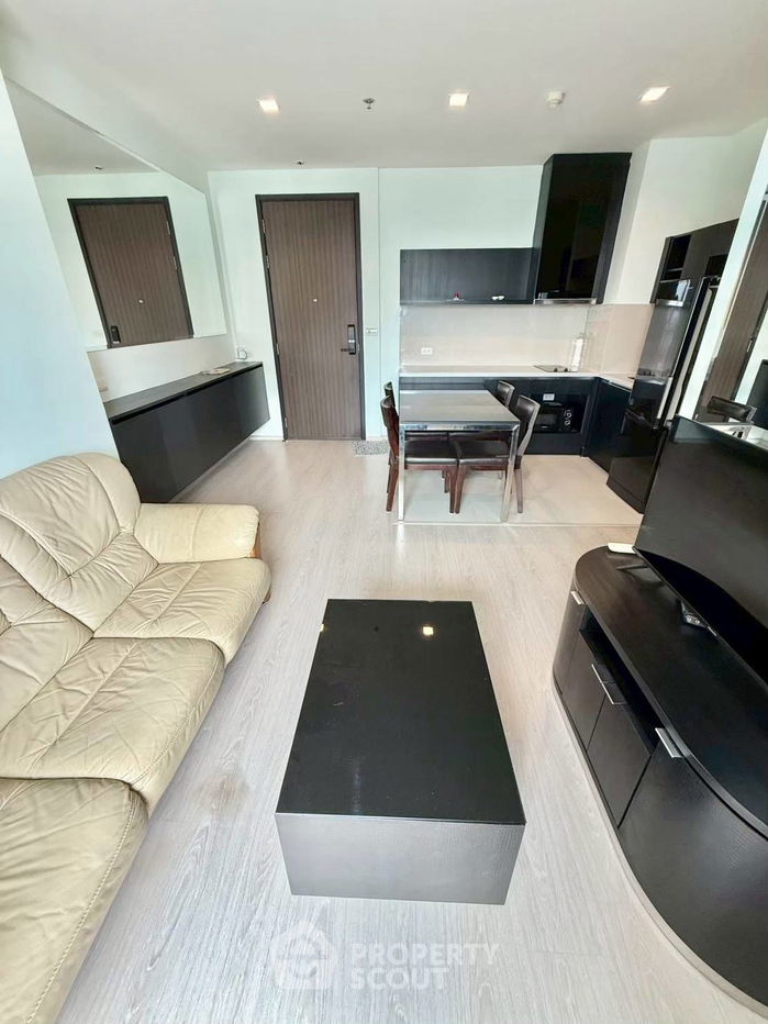 2-BR Condo at Rhythm Sukhumvit 44/1 near BTS Phra Khanong (ID 2439781)