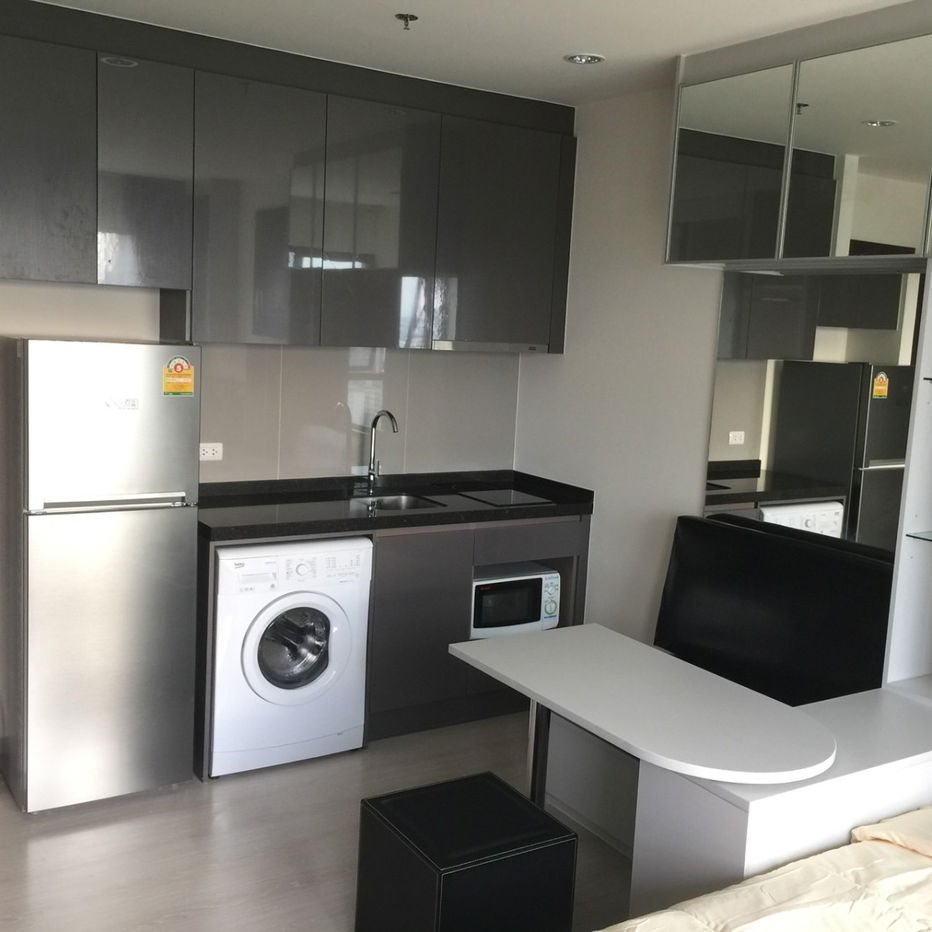 Urgent! Beautiful room 🔥🔥🔥 For rent at Rhythm Asoke. Beautiful room, exactly as pictured. Fully furnished + washing machine included‼️