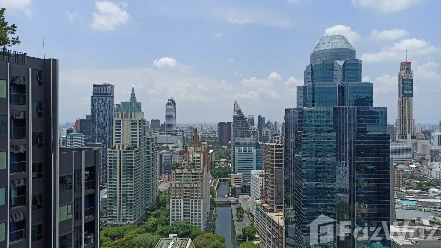 Corner Unit on 40th floor (North-West) 878060