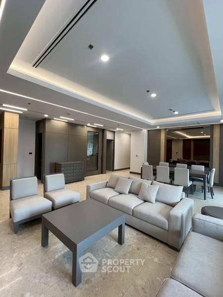 3-BR Condo at Royal Residence Park near BTS Phloen Chit (ID 2341055)