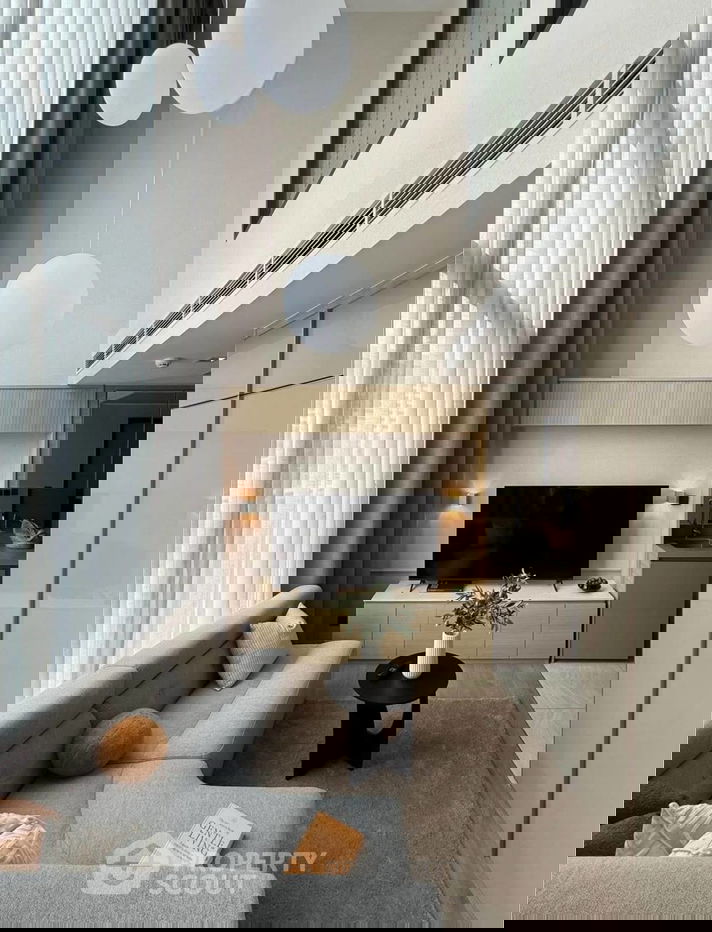 1-BR Condo at The Crest Park Residences near MRT Phahon Yothin (ID 2422512)