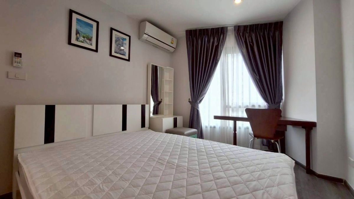 Nice and fully furnished room for rent , near ARL and MRT Huamak station