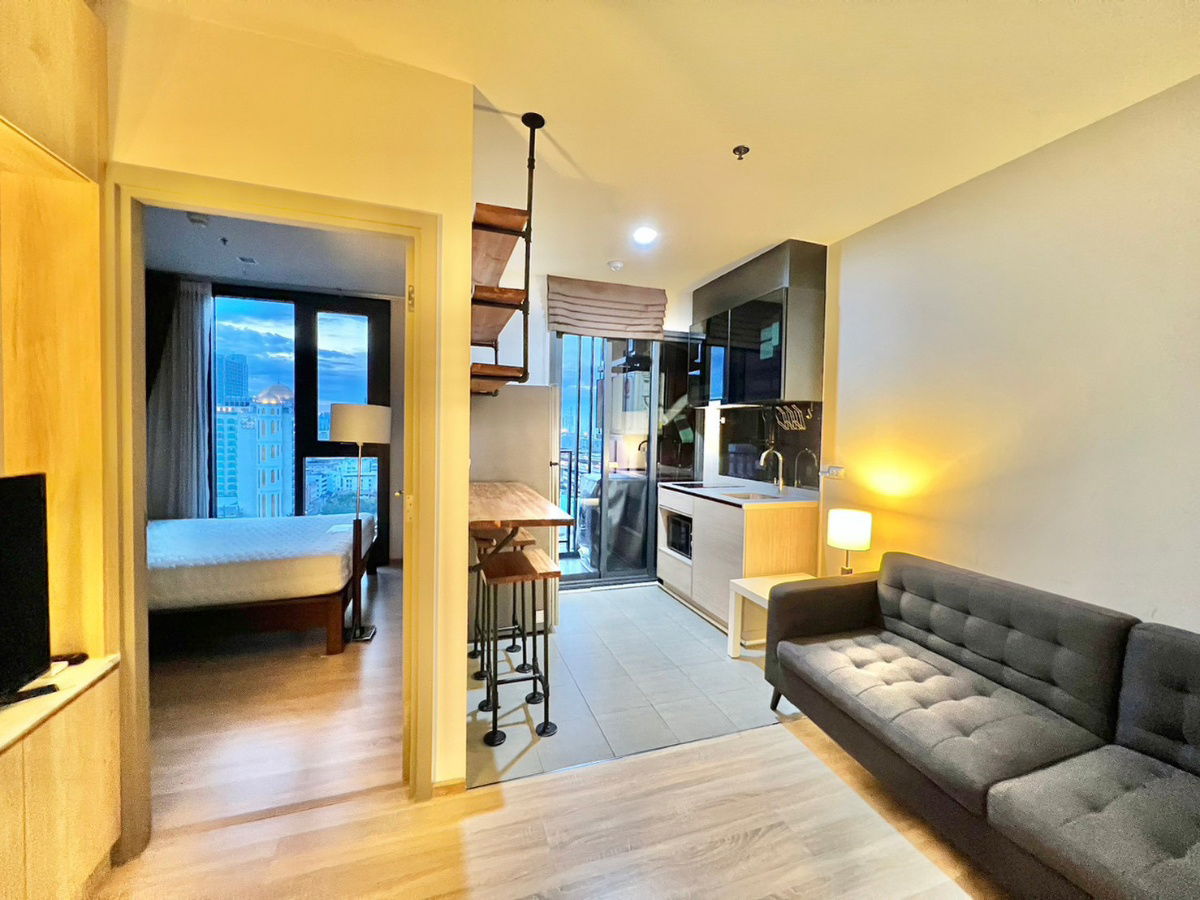 *** Condo for Rent : The Base Garden-Rama9 Nice decorated Fully furnished  Bathroom in bedroom ***