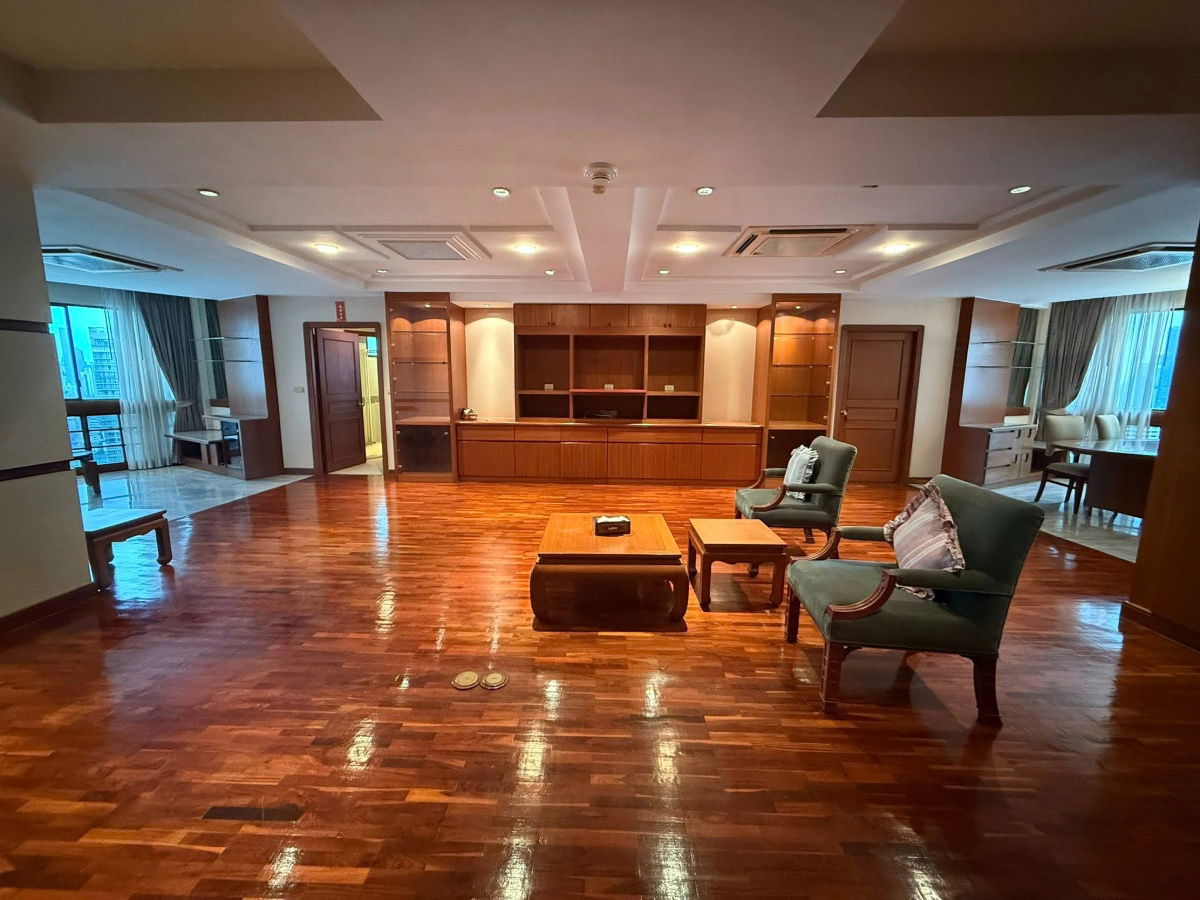 🏙️🐶 Large Pet Friendly Condo for Rent! President Park - Parkview Tower Sukhumvit 24 260 sqm 30th Floor 3 Bed 3.5 Bath (with Maid's Room)