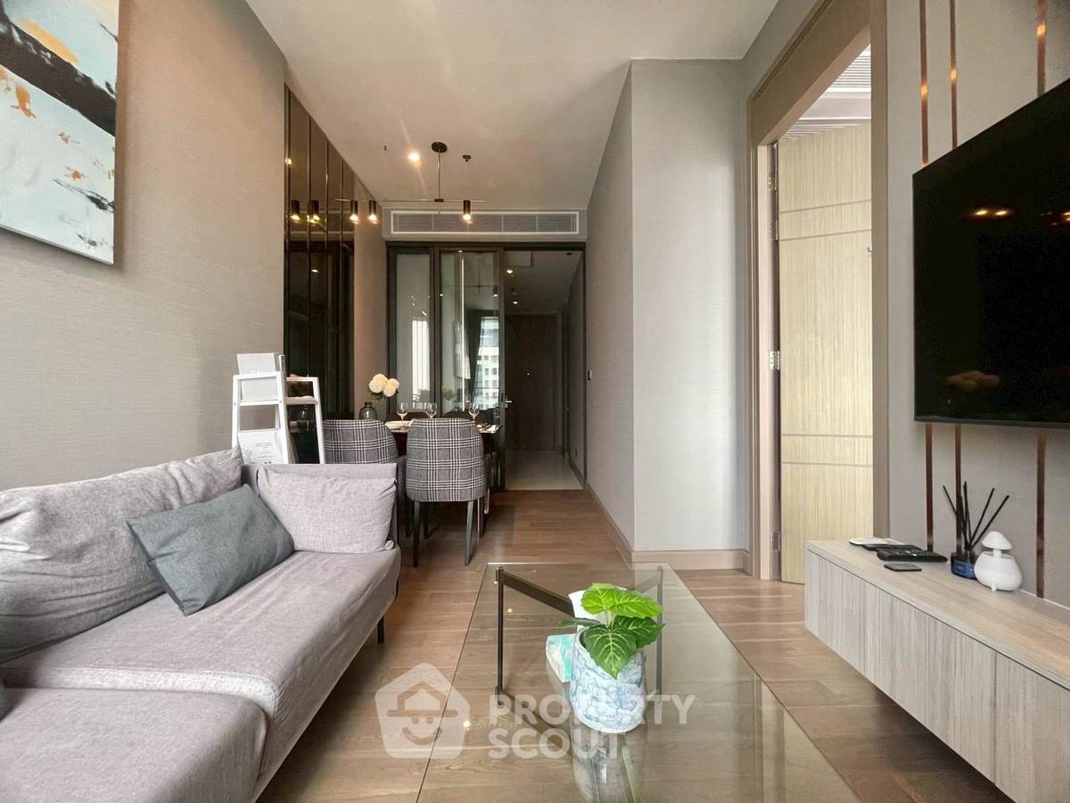 1-BR Condo at The Esse At Singha Complex near MRT Phetchaburi (ID 2448014)