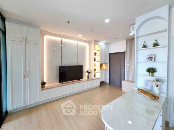 1-BR Condo at Supalai Loft Prajadhipok-Wongwian Yai near BTS Wongwian Yai (ID 2442894)