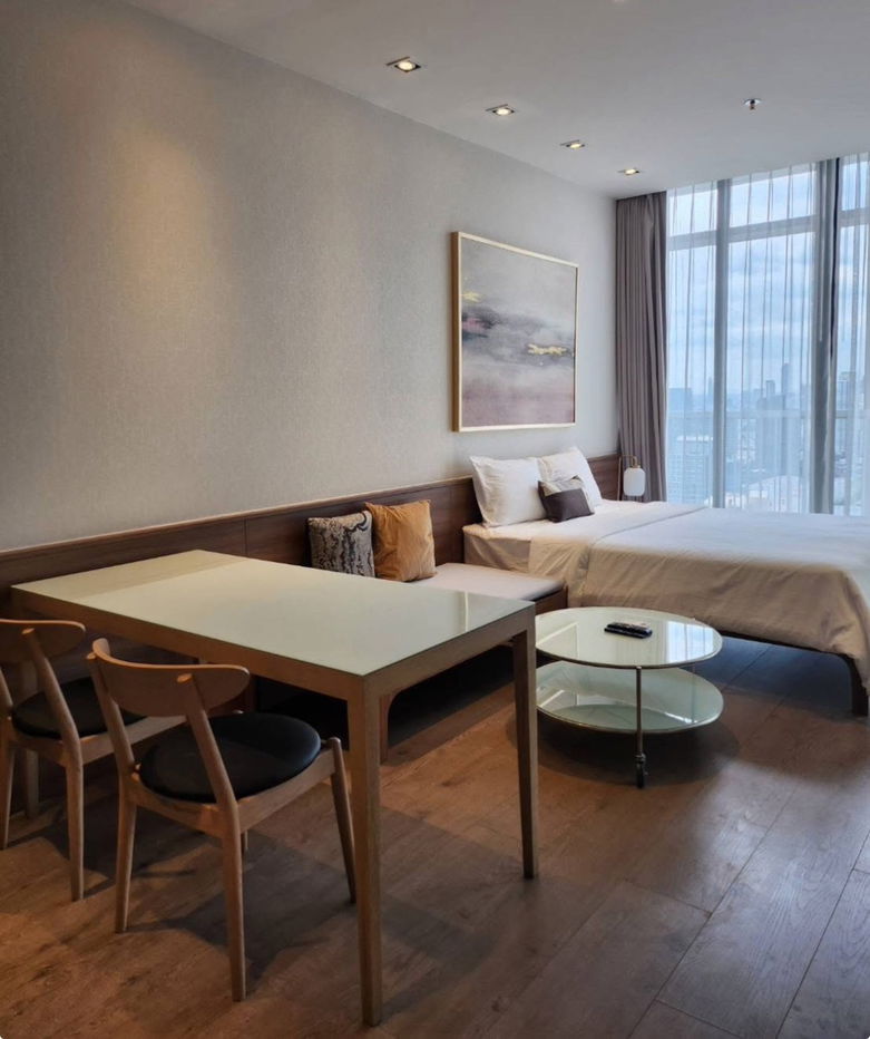 Park Origin PhromPhong ( Park 24 )