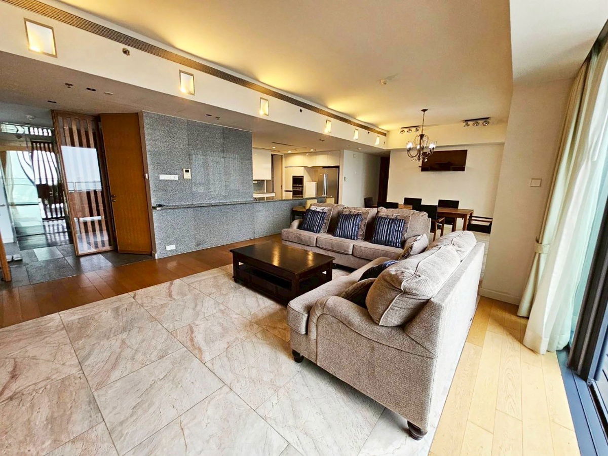 Condo for rent The Met Sathorn Luxury condo near BTS Chong nonsi