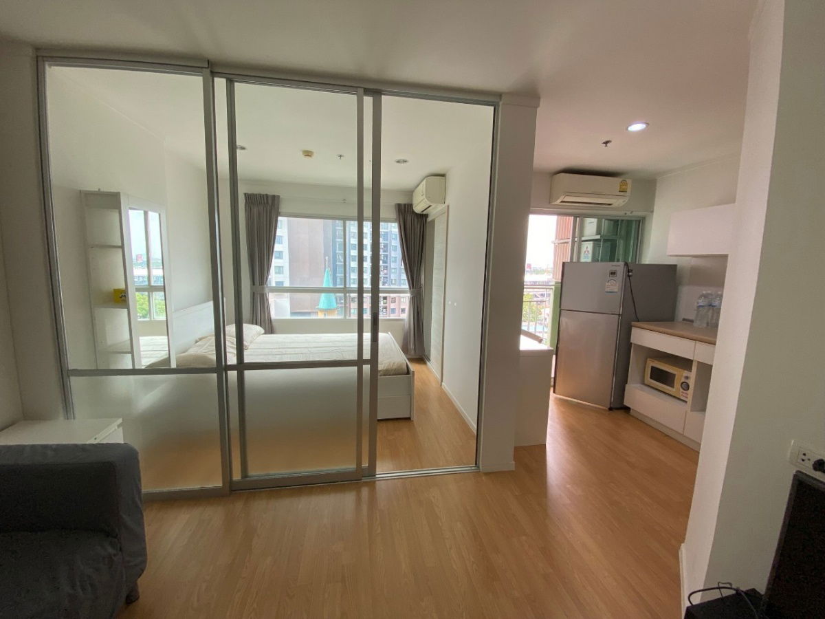 Fully furnished room for rent , near ARL and MRT Huamak station