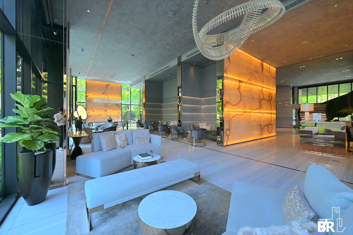 Celes Asoke, 🛌🏻 Fully Built-In Furnished Unit, Move-In Ready 💚 Near MRT Sukhumvit