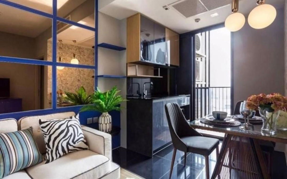 The Line Jatujak             Mochit