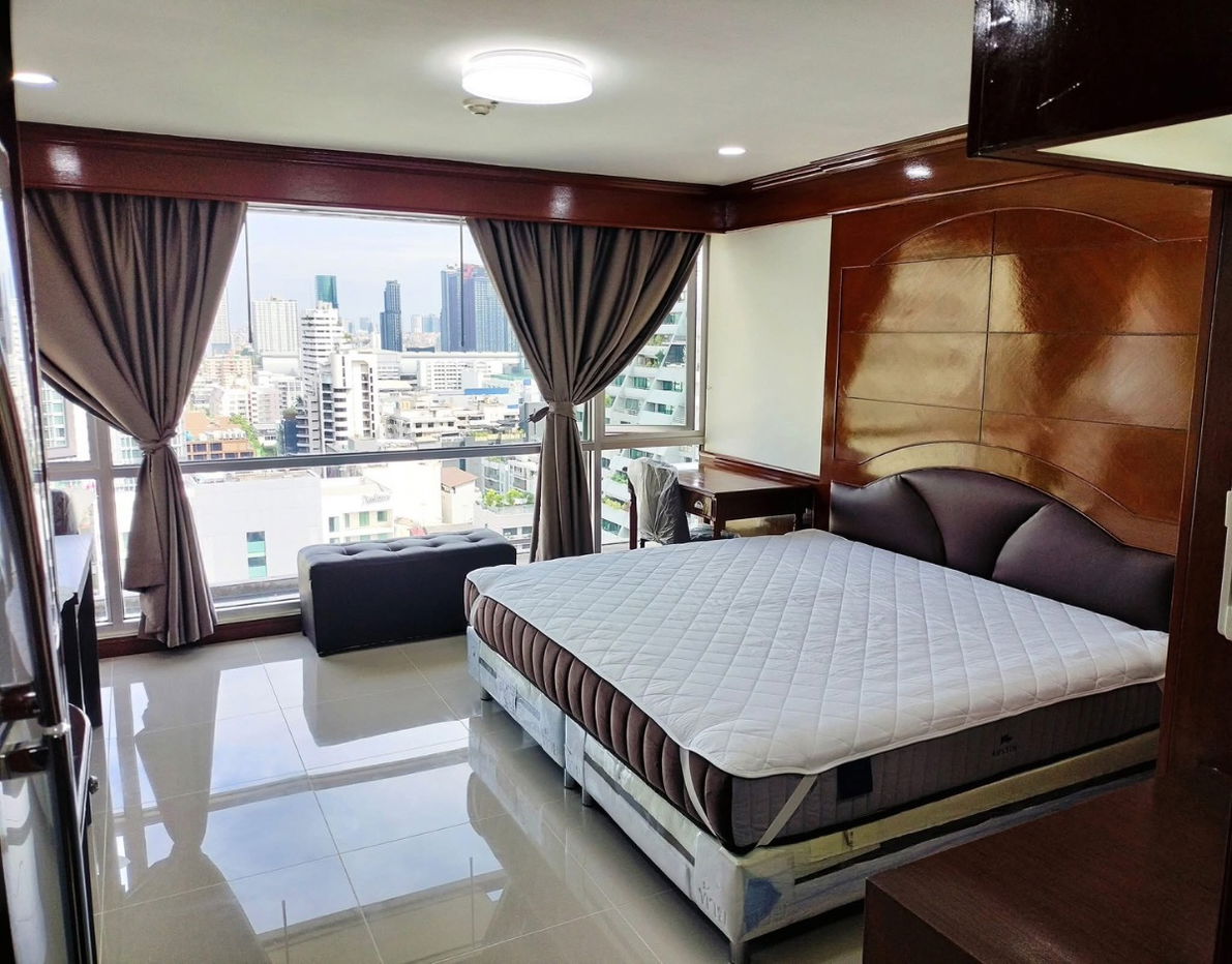 Sukhumvit                         Suite