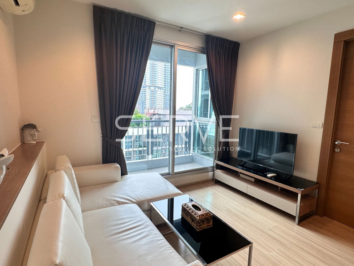 1 床 1 浴室 漂亮的房间 无遮挡景观 位置优越，毗邻 MRT Huai Khwang 50 m。