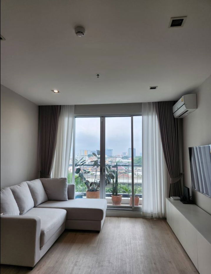 The room taksin. 2bed 68sqm. Line id: @pfagent