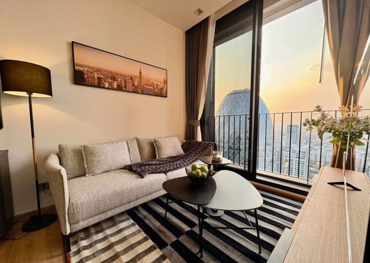 Noble Around                     Ari