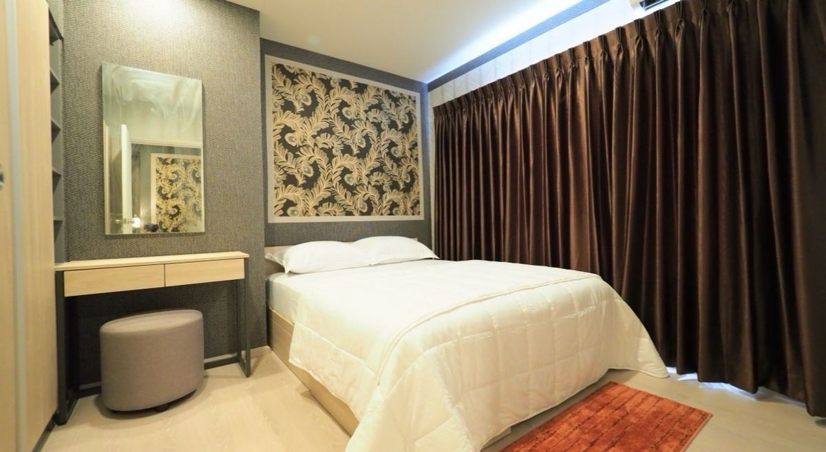 Phyll Phahol 34                      .