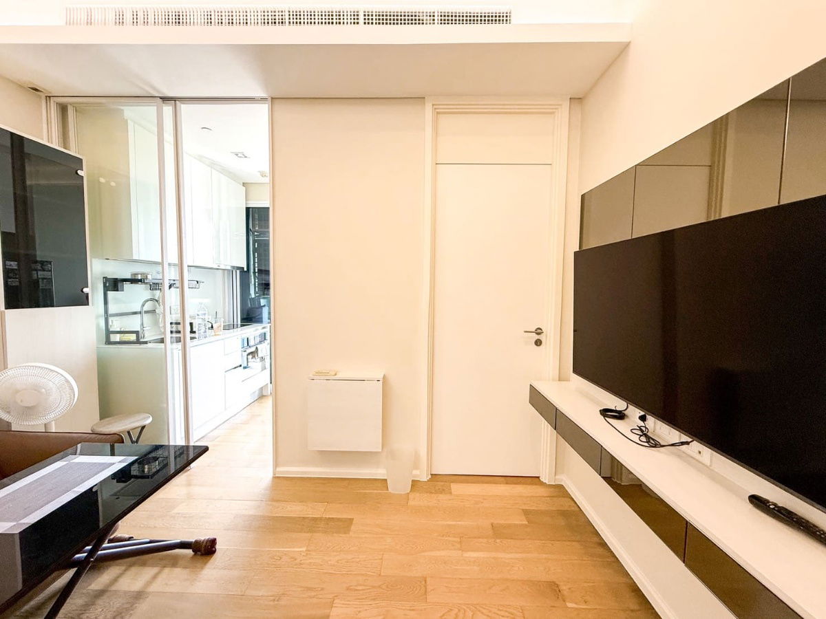 Condo for rent: The Saint Residences, 24th floor, Chatuchak Park view, 30 sq m, located on Vibhavadi Rangsit Road, next to the MRT PahonYothin