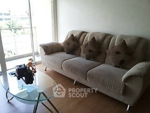 1-BR Condo at The Alcove Sukhumvit 49 near BTS Phrom Phong (ID 2448934)