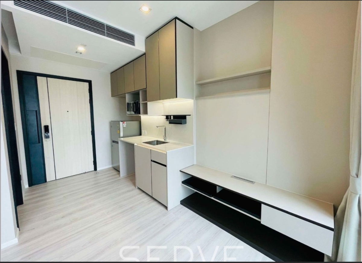 Studio Nice Room  Super High Fl. 30+  Fully furnished Good Location Close to BTS Phaya Thai 700 m @ The Room Phayathai