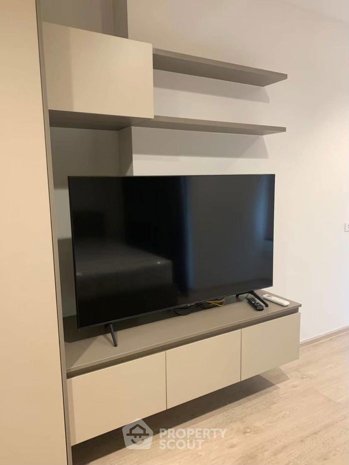 1-BR Condo at Ideo Sathorn-Wongwian Yai near BTS Wongwian Yai (ID 2450533)