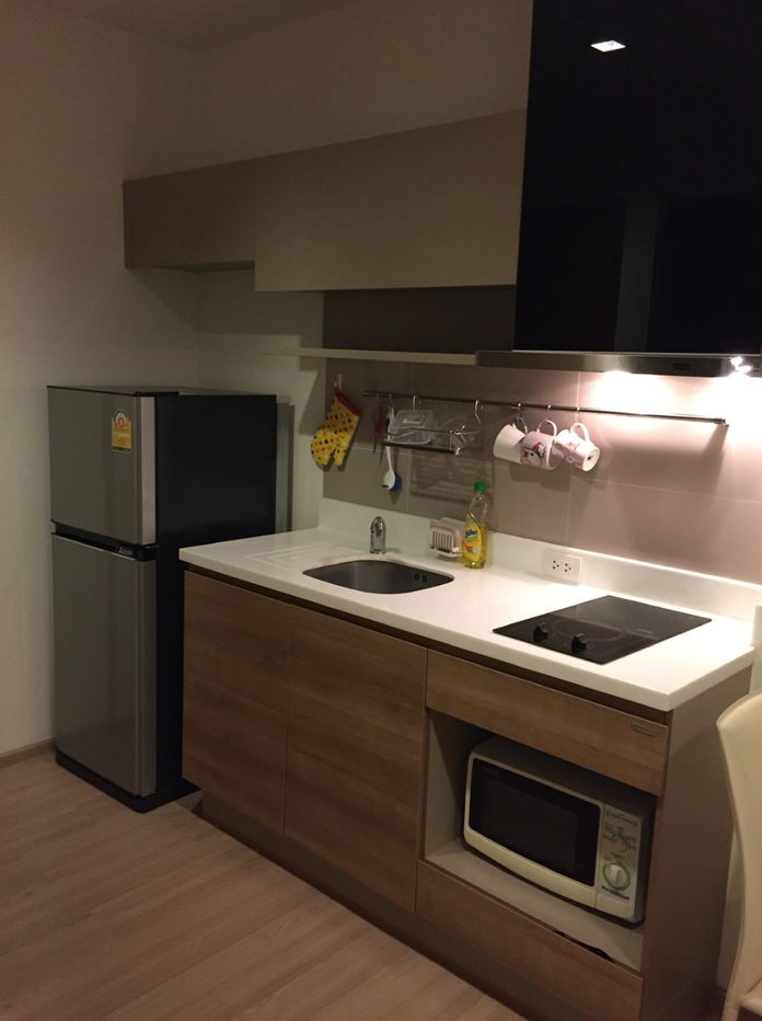 Rhythm Phahol–Ari condo #Addlineid: Nattyproperty