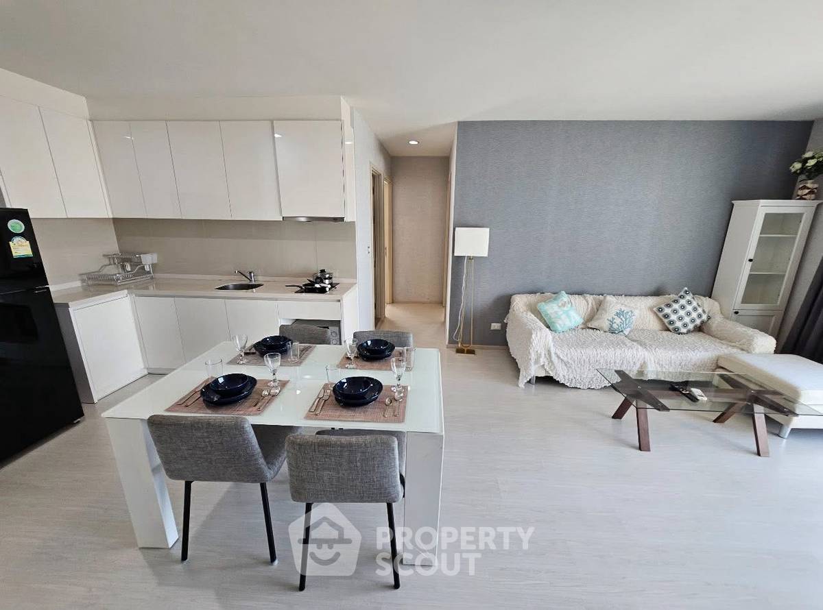 2-BR Condo at Rhythm Sukhumvit 42 near BTS Ekkamai (ID 2449367)