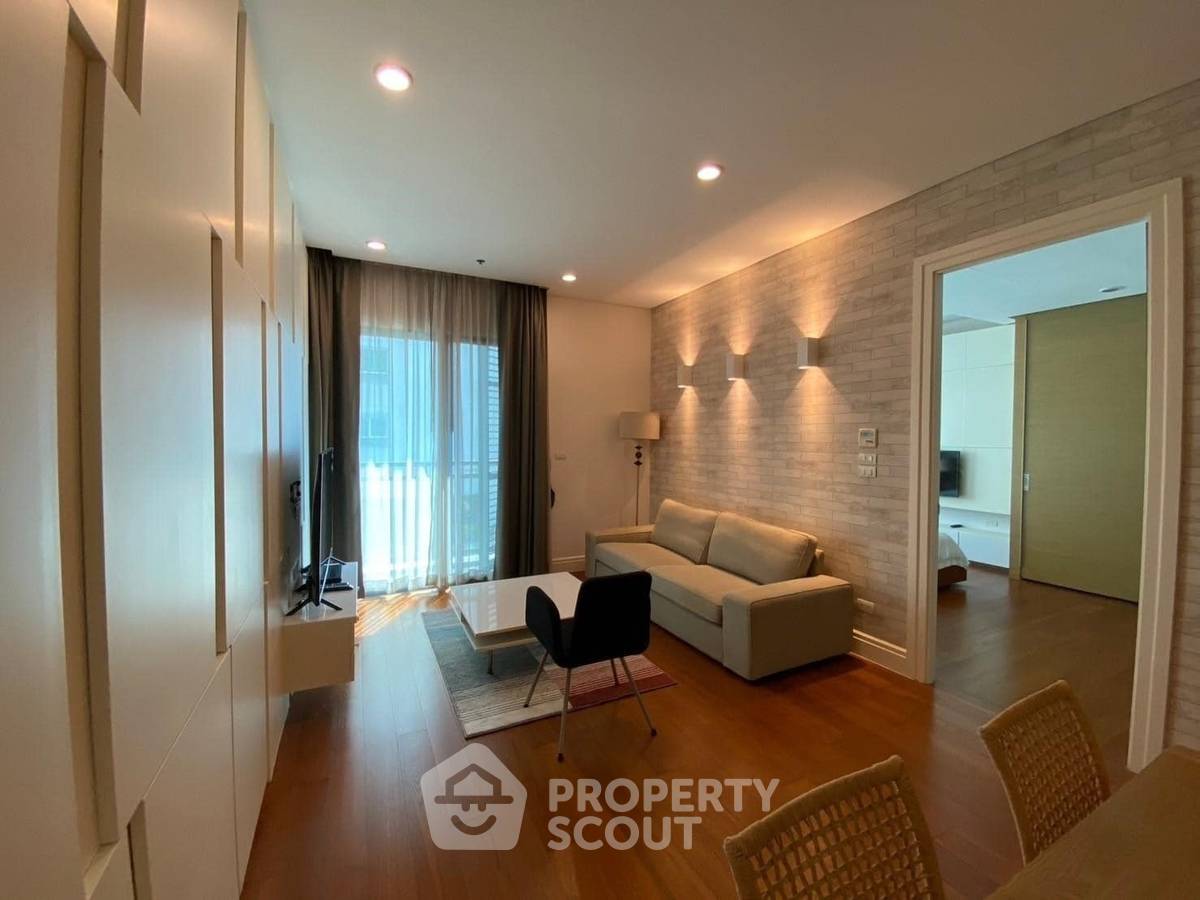 1-BR Condo at Bright Sukhumvit 24 Condominium near BTS Phrom Phong (ID 2070401)