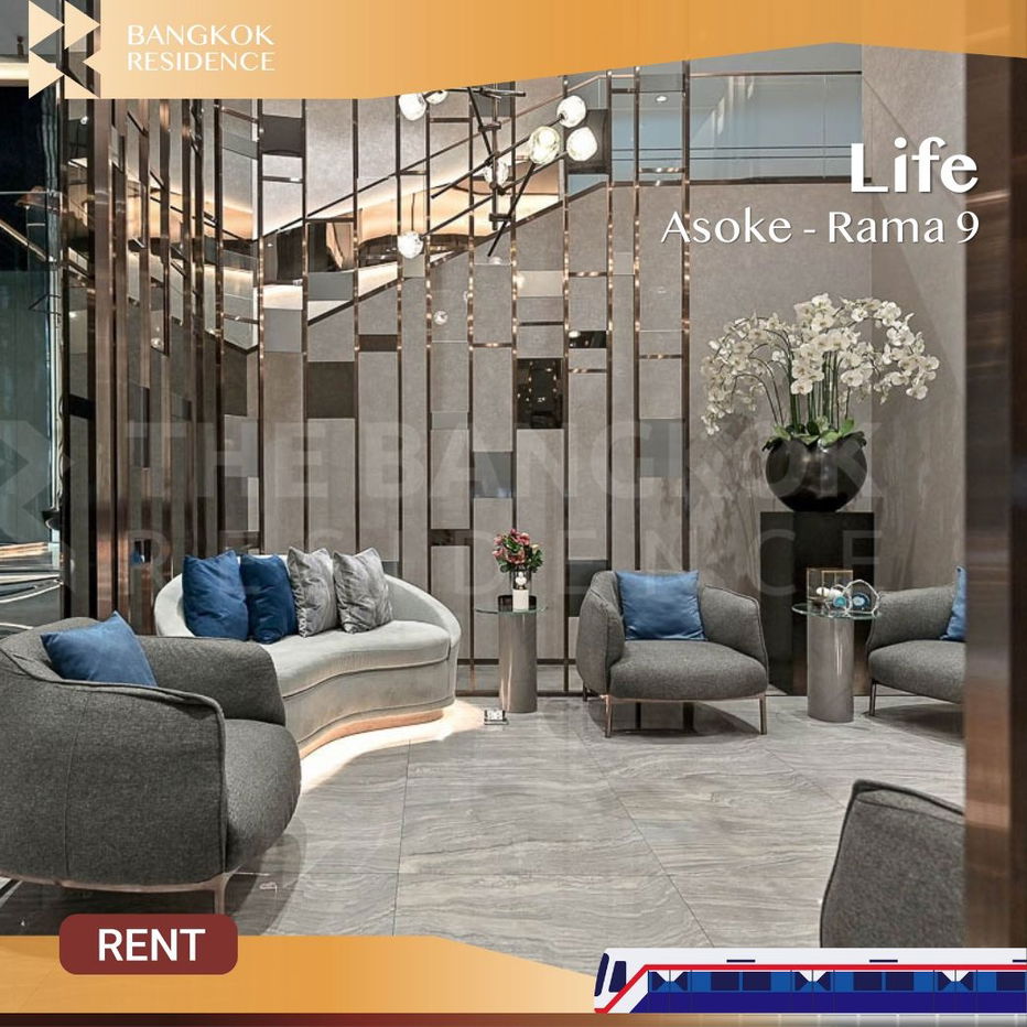Unit with a beautiful view 🌃 Life Asoke - Rama 9 🚇 Close to MRT Rama 9
