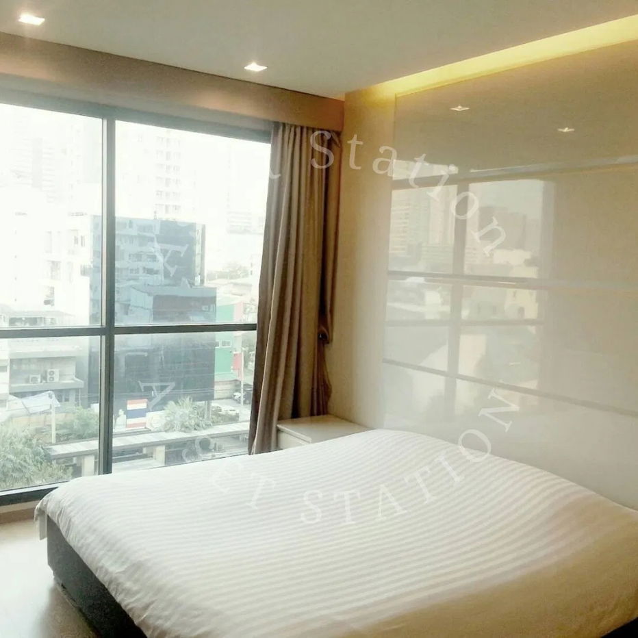 Luxury Condo The Address Asoke – Spacious rooms, near MRT and Airport Link