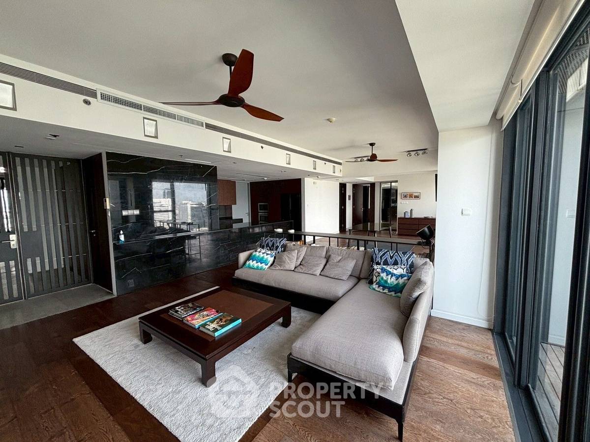 2-BR Condo at The Met Sathorn near BTS Chong Nonsi (ID 2447800)