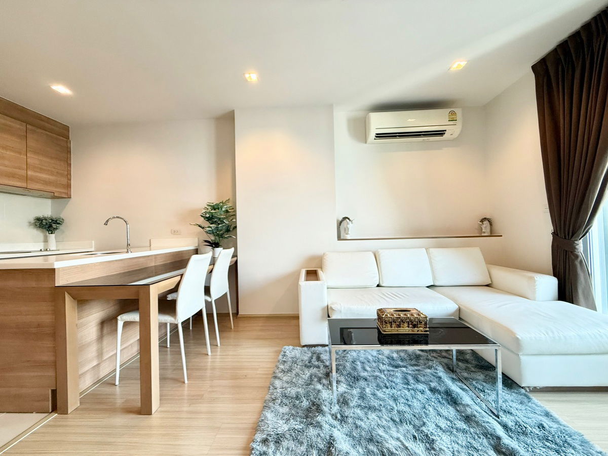 Ready to move in✨" 𝐑𝐡𝐲𝐭𝐡𝐦 𝐑𝐚𝐭𝐜𝐡𝐚𝐝𝐚-𝐇𝐮𝐚𝐢𝐤𝐡𝐰𝐚𝐧𝐠 " 1 Bedroom 1 Bathroom Size 46 Sq.m. Near : MRT-Huaikhwang