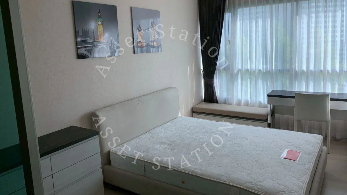 For rent: Life Ratchadapisek, 1 bedroom, 1 bathroom, near MRT Huai Khwang