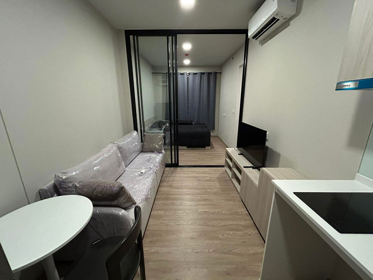 Don't delay! 🔥🔥 Plum Condo New West for rent, beautiful room, new room, fully furnished + washing machine