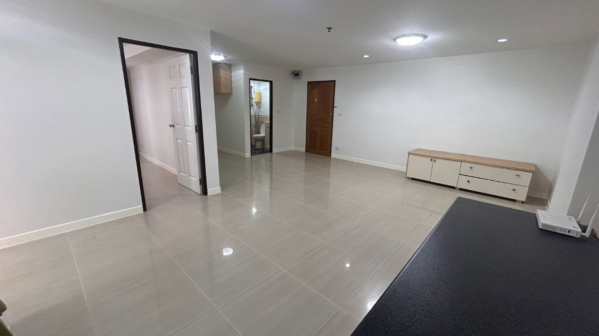 Pinklao aera တွင် ကွန်ဒိုငှားရန်ရှိသည်။