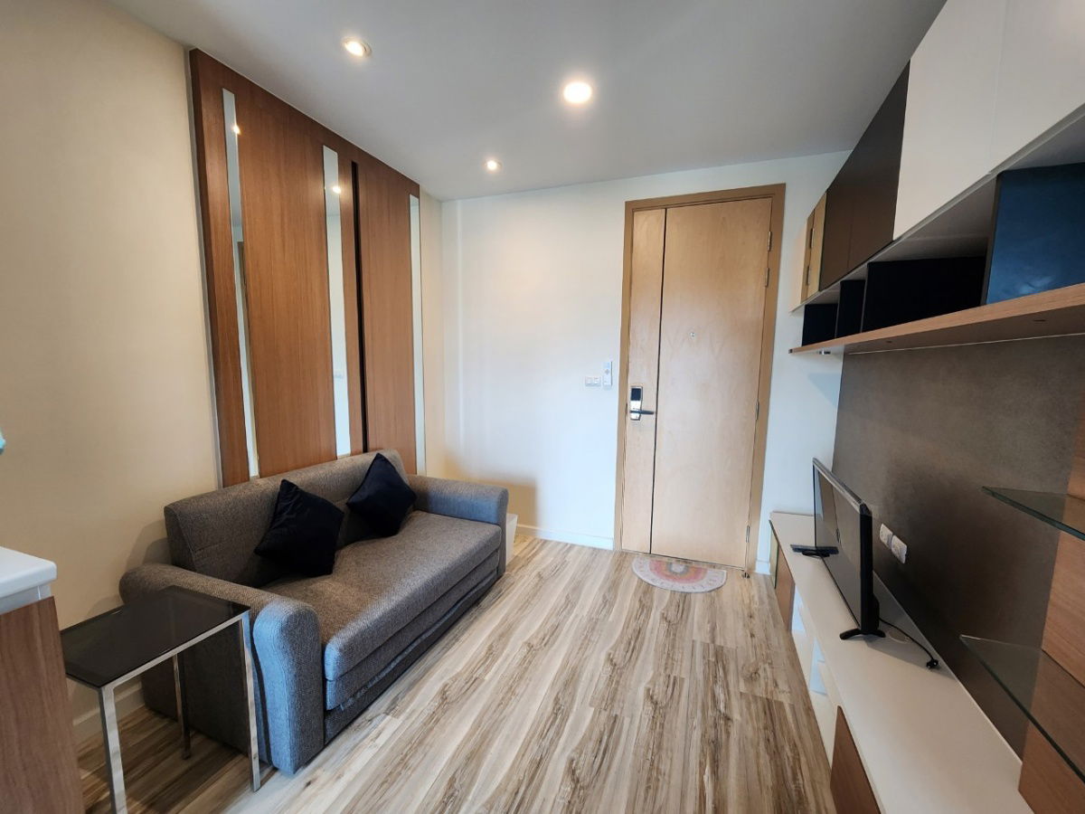 Room for rent Plus Condo Sriracha 7th floor fully furnished