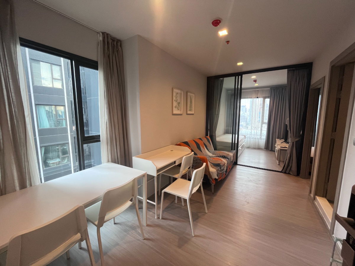 Available room For rent! Life Asoke Rama9 300m. from MRT Rama9 1 bedrooms Plus 1 bathroom, 41 sq m. 25,000 per month