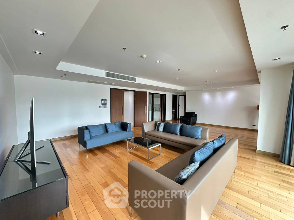 4-BR Condo at Belgravia Residences Condominium near BTS Thong Lor (ID 2455113)