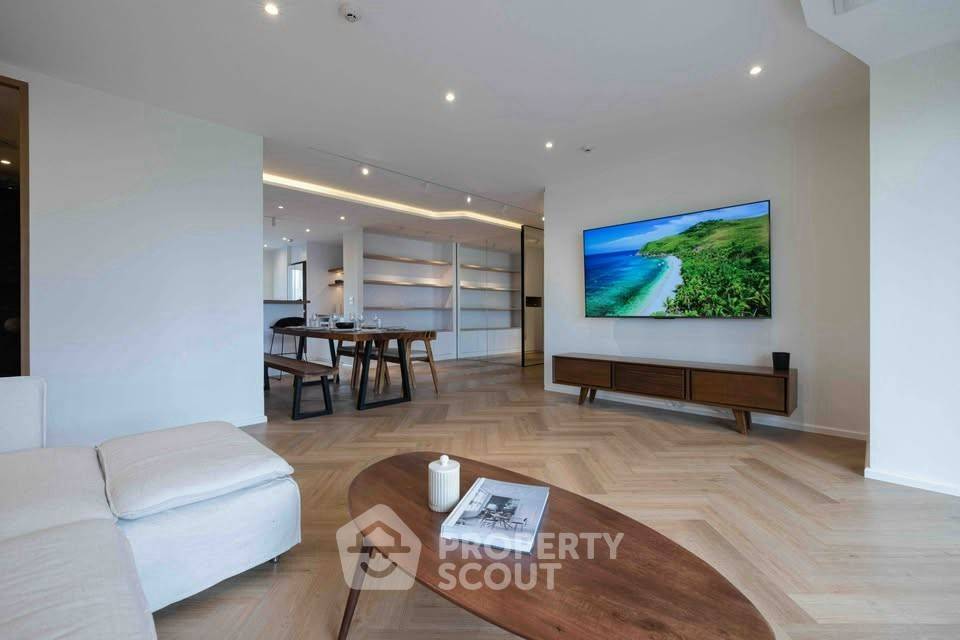 3-BR Condo at Richmond Palace Condominium near BTS Phrom Phong (ID 2454900)