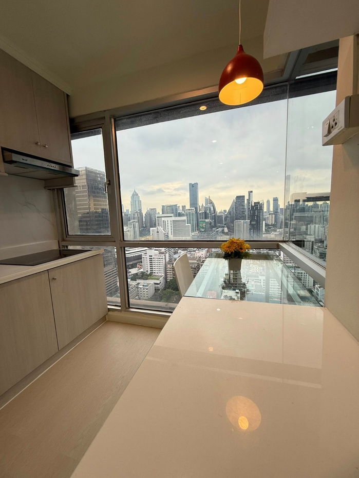 For Rent – Sukhumvit Suites (Sukhumvit Soi 13) 📍 Prime Location near BTS Nana | BTS Asok & MRT Sukhumvit