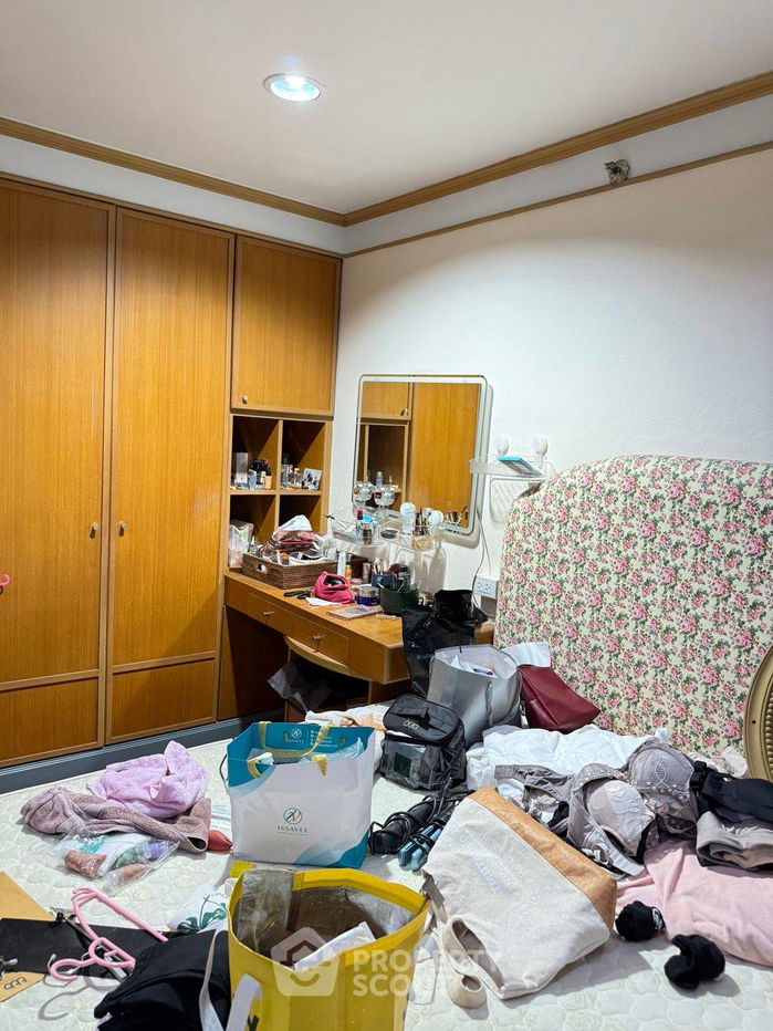 3-BR Condo at Wittayu Complex near BTS Phloen Chit (ID 2455476)