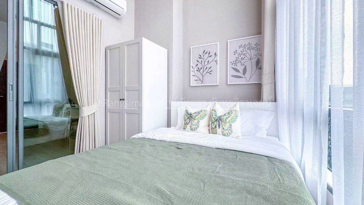 Renting a condo, next to an MRT, Bang Son, a duplex with two floors.