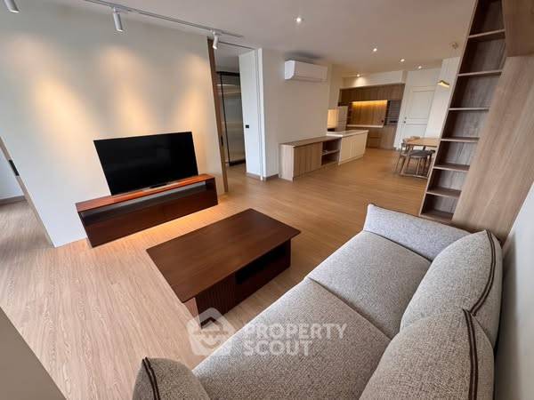 1-BR Condo at Lake Avenue Sukhumvit 16 near BTS Asok (ID 2325038)