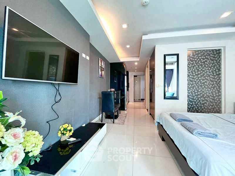 Studio Condo at Cosy Beach View close to Phratamnak (ID 2119222)