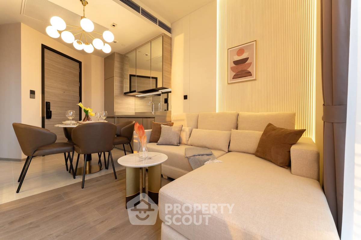 2-BR Condo at The Crest Park Residences near MRT Phahon Yothin (ID 1492489)