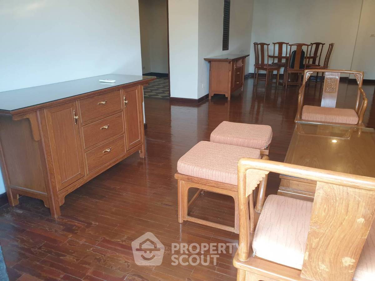 2-BR Condo at Le Premier 2 Condominium near BTS Thong Lor (ID 1981801)