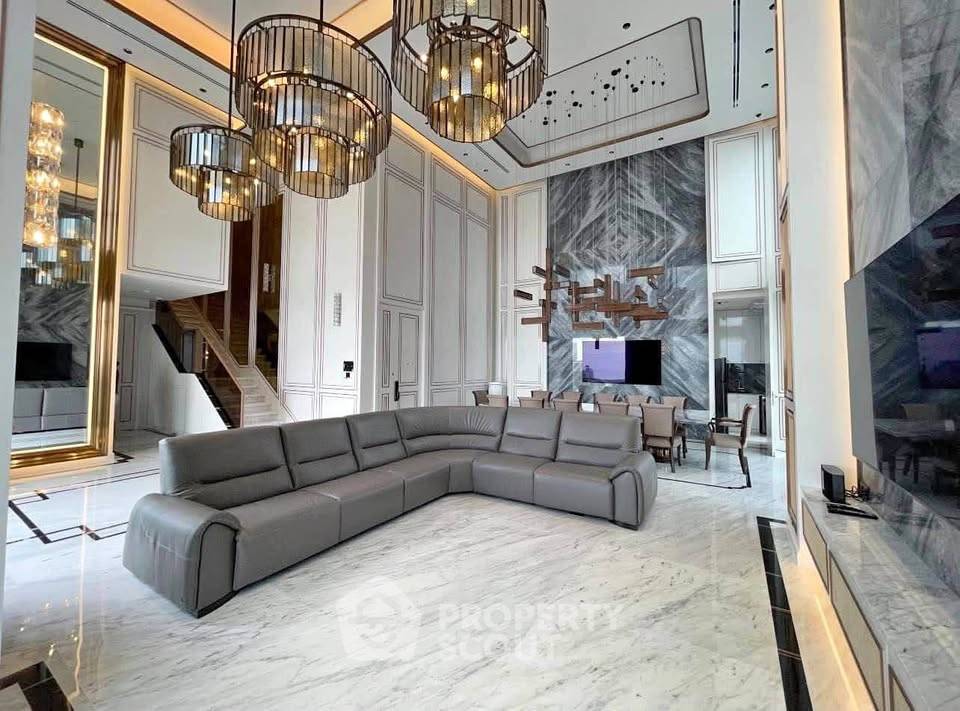 3-BR Condo at The Esse At Singha Complex near MRT Phetchaburi (ID 2449800)