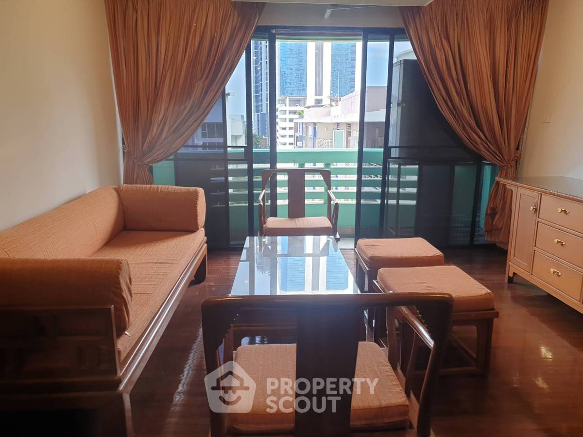 2-BR Condo at Le Premier 2 Condominium near BTS Thong Lor (ID 1981848)