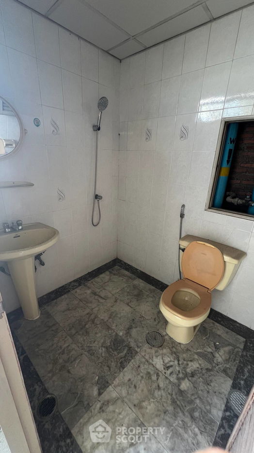 1-BR Condo at Phayathai Plaza near BTS Phaya Thai (ID 1747070)