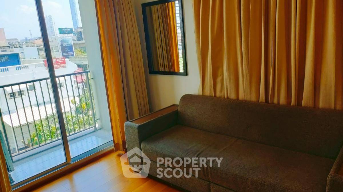 2-BR Condo at Hive Taksin near BTS Wongwian Yai (ID 2454718)